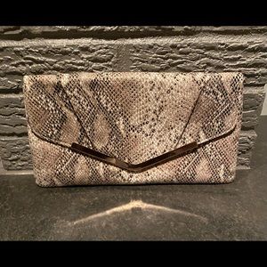 Kelly & Katie clutch